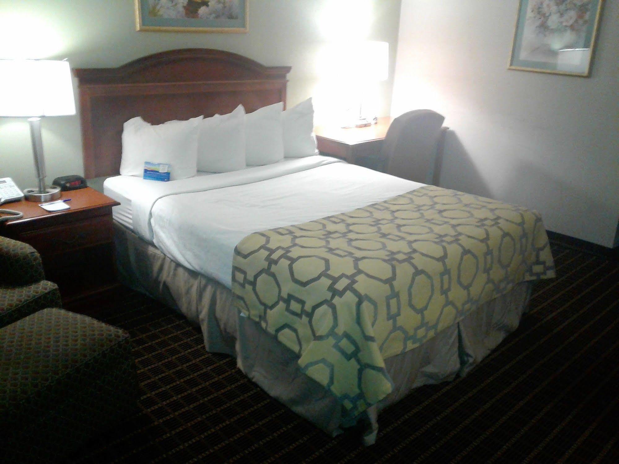 เบย์มอนต์ บาย วินด์แฮม คลาร์กสวิลล์ นอร์ทอีสต์ Hotel คลาร์กส์วิลล์ ภายนอก รูปภาพ