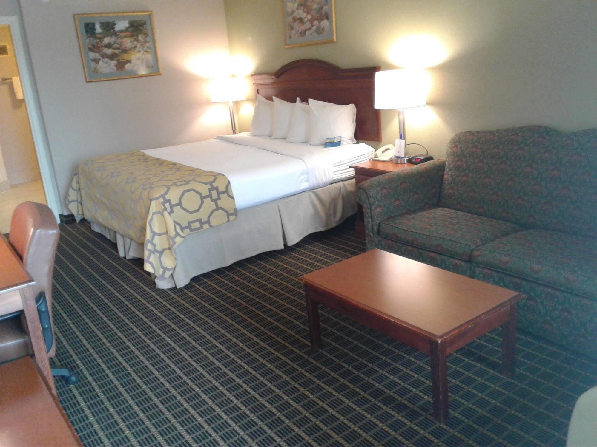 เบย์มอนต์ บาย วินด์แฮม คลาร์กสวิลล์ นอร์ทอีสต์ Hotel คลาร์กส์วิลล์ ภายนอก รูปภาพ